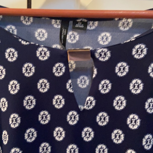 New Directions 2x dressy top with flare sleeves - Picture 5 of 5